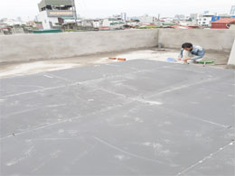 Thi công chống nóng sàn mái bê tông bằng tấm gạch mát 3cm nhà anh Minh ở 77 Hồ Ba Mẫu, Đống Đa, Hà Nội
